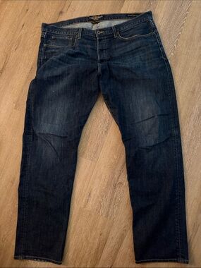 Lucky Brand Men's Dark Blue Denim Jeans - Classic Straight Fit